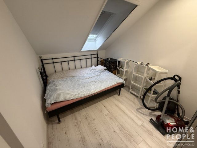 Eladó családi ház, Szegeden 183.99 M Ft, 6 szobás