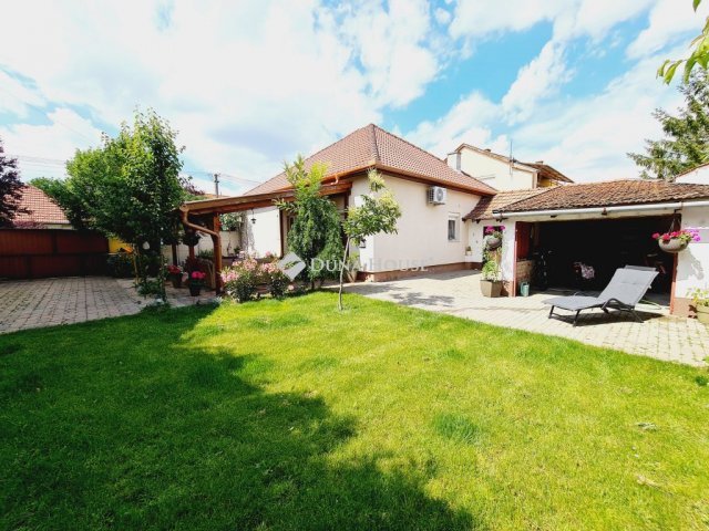 Eladó családi ház, Békéscsabán 64.5 M Ft, 3 szobás