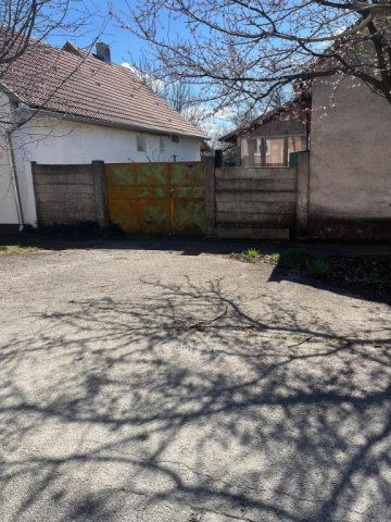 Eladó családi ház, Siklóson 9.8 M Ft, 2 szobás