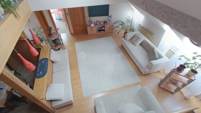 Eladó téglalakás, Mohácson 89.5 M Ft, 5 szobás