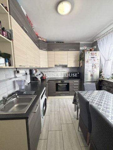 Eladó panellakás, Debrecenben 62.9 M Ft, 3 szobás