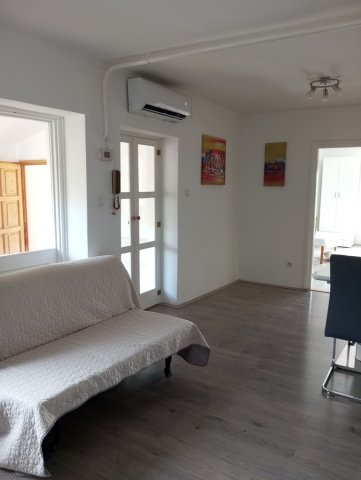 Kiadó téglalakás, albérlet, Pécsett 250 E Ft / hó, 3+1 szobás