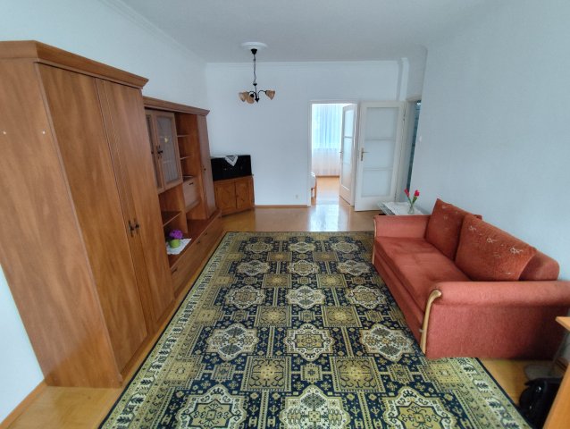 Eladó panellakás, Esztergomban, Béke téren 52.9 M Ft, 2 szobás