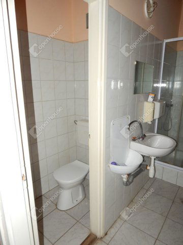 Eladó üzlethelyiség, Szentgáloskéren 9 M Ft, 1 szobás