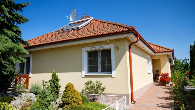 Eladó családi ház, Bocskaikerten 220 M Ft, 5 szobás