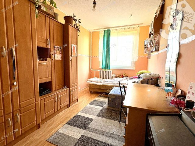 Eladó panellakás, Kiskunfélegyházán 29.99 M Ft, 2 szobás