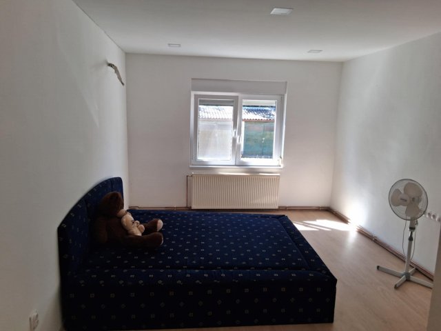 Eladó családi ház, Szegeden, Göndör soron 89 M Ft, 3 szobás