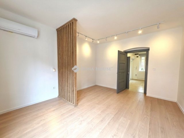 Eladó téglalakás, Pécsett 42.9 M Ft, 1 szobás