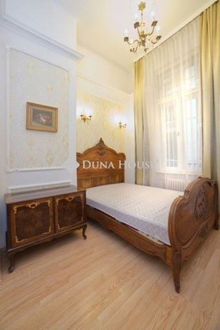 Eladó téglalakás, Budapesten, V. kerületben 199.7 M Ft, 3 szobás