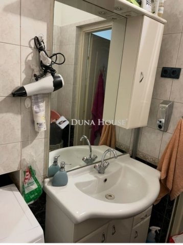 Eladó téglalakás, Budapesten, VIII. kerületben 78 M Ft, 2 szobás