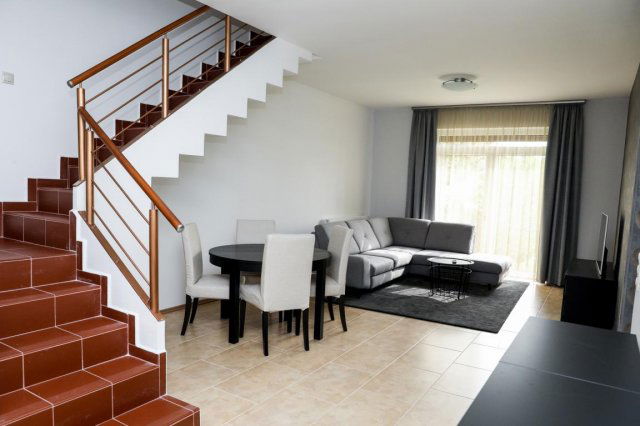 Kiadó téglalakás, albérlet, Komáromban 250 E Ft / hó, 3 szobás
