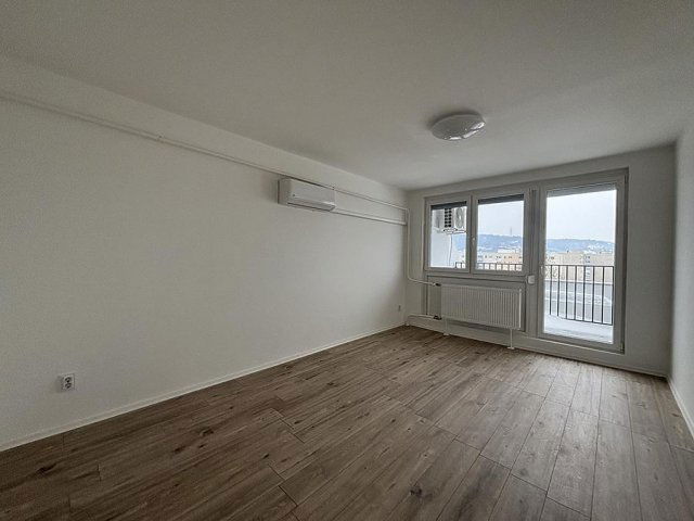 Eladó panellakás, Budapesten, III. kerületben 71.9 M Ft, 2 szobás