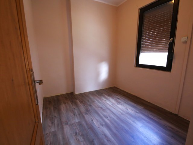 Eladó téglalakás, Zircen, Kossuth Lajos utcában 29.99 M Ft