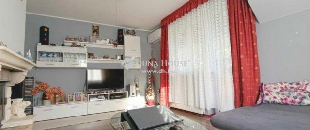 Eladó családi ház, Szentendrén 119.9 M Ft, 4 szobás
