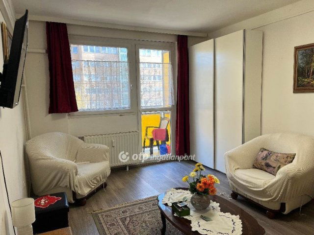 Eladó téglalakás, Egerben 41 M Ft, 1+1 szobás