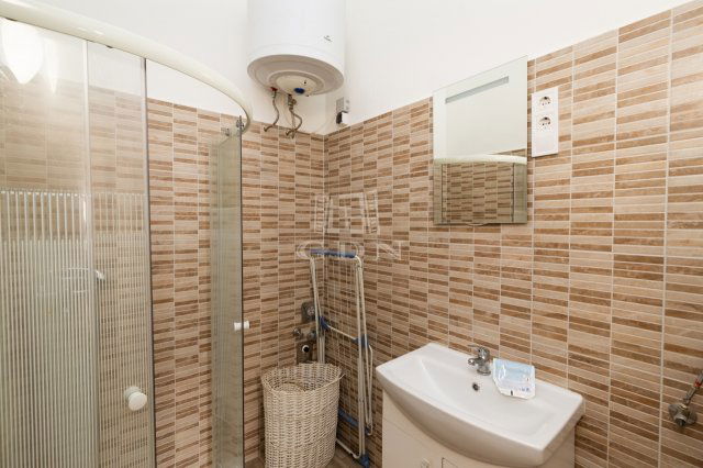 Eladó téglalakás, Budapesten, VI. kerületben 63.9 M Ft