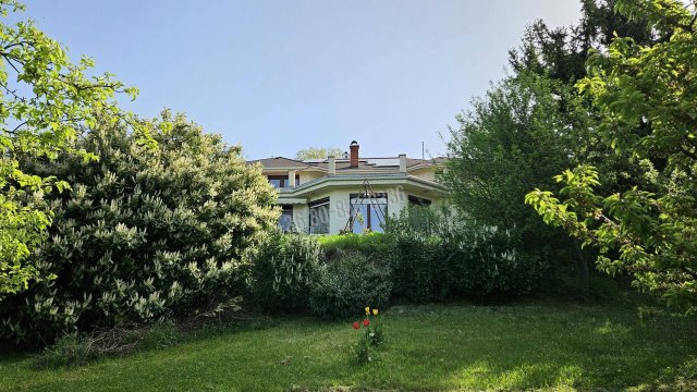 Eladó családi ház, Budakeszin 290 M Ft, 5 szobás