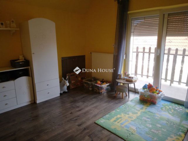 Eladó családi ház, Szegeden 104.591 M Ft, 5 szobás