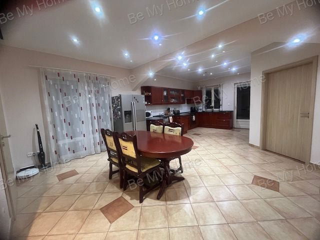 Eladó családi ház, Csömörön 199.9 M Ft, 5 szobás