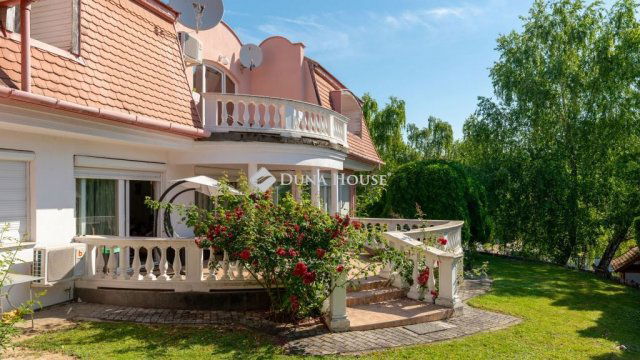 Eladó sorház, Siófokon 159.9 M Ft, 6 szobás