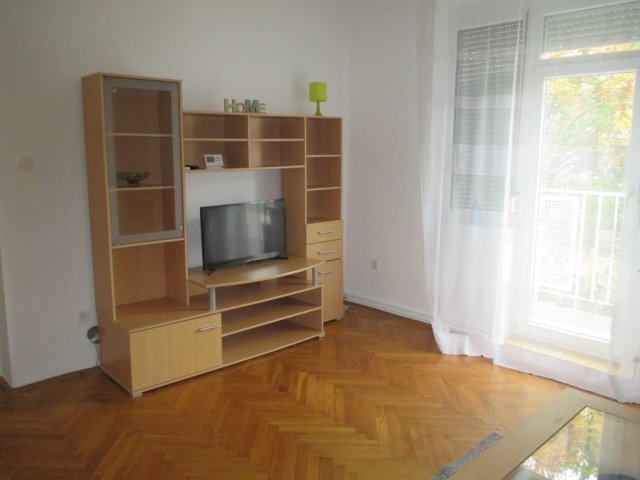 Kiadó téglalakás, albérlet, Pécsett 160 E Ft / hó, 2 szobás