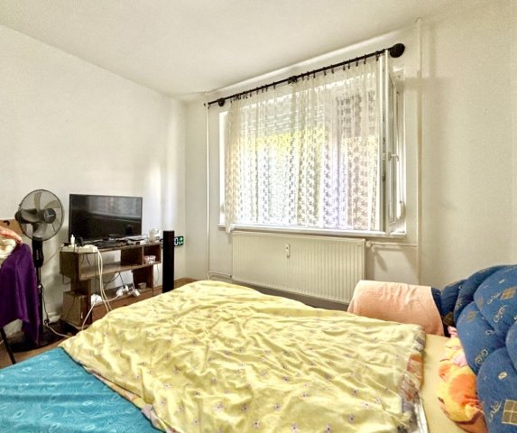 Eladó panellakás, Szegeden 24.2 M Ft, 2 szobás