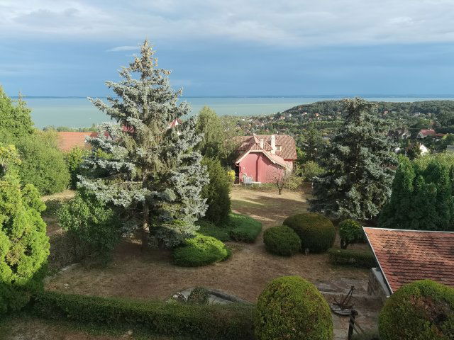Eladó családi ház, Balatonalmádiban 189 M Ft, 3+3 szobás