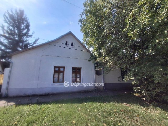 Eladó családi ház, Kisorosziban 59 M Ft, 3 szobás