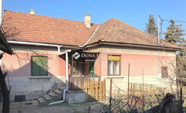 Eladó családi ház, Esztergomban 40 M Ft, 3 szobás