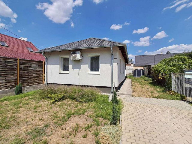 Eladó ikerház, Budapesten, XV. kerületben 71.9 M Ft, 2 szobás