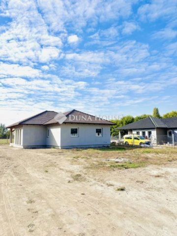 Eladó családi ház, Kiskunlacházán 85 M Ft, 4 szobás