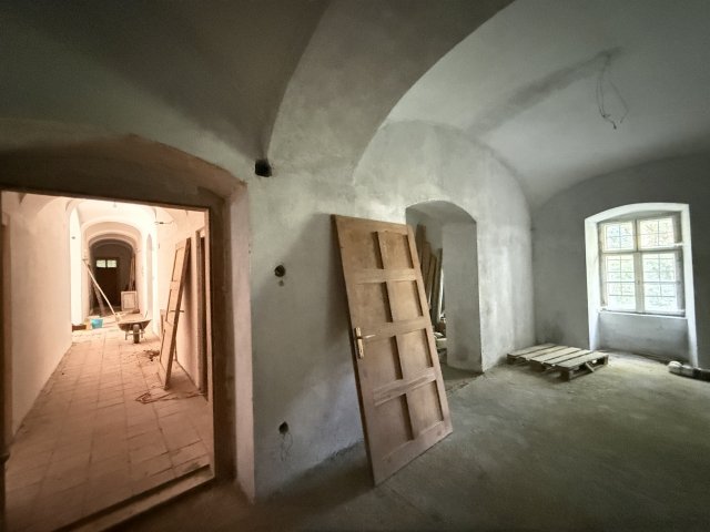 Eladó családi ház, Ragályon 91.9 M Ft, 16+5 szobás
