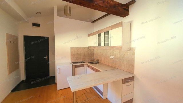 Eladó téglalakás, Sopronban 24.5 M Ft, 1 szobás