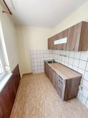 Eladó panellakás, Tatabányán 42.5 M Ft, 2+1 szobás