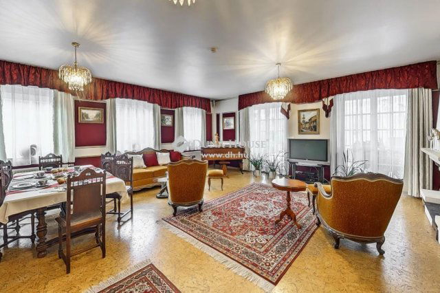 Eladó családi ház, Szadán 350 M Ft, 8 szobás