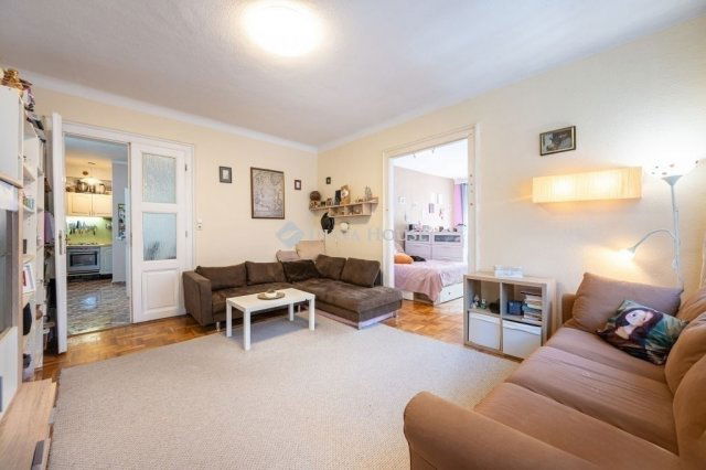 Eladó téglalakás, Budapesten, VII. kerületben 94 M Ft, 3 szobás