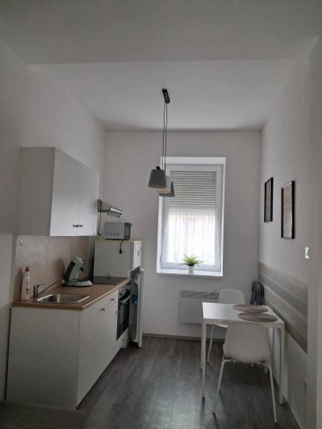 Eladó ikerház, Kesztölcön 32.99 M Ft, 1 szobás