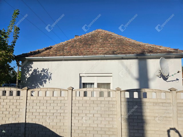 Eladó családi ház, Héderváron 47.5 M Ft, 2 szobás