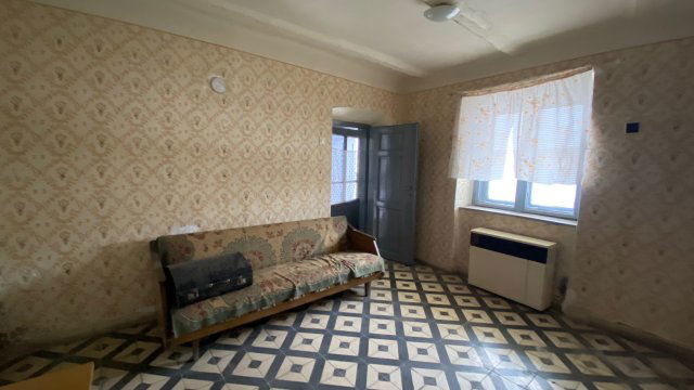 Eladó családi ház, Magyarkeszin 12 M Ft, 2+1 szobás