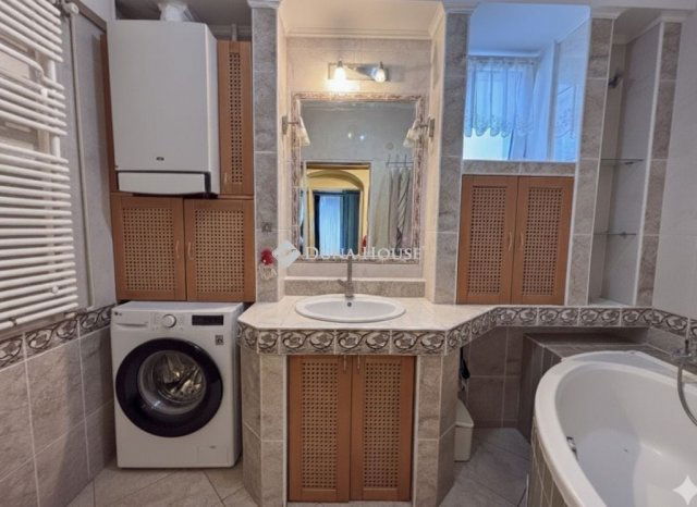 Eladó téglalakás, Dunakeszin 100 M Ft, 3 szobás