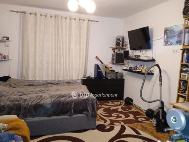 Eladó téglalakás, Veszprémben 55 M Ft, 2 szobás