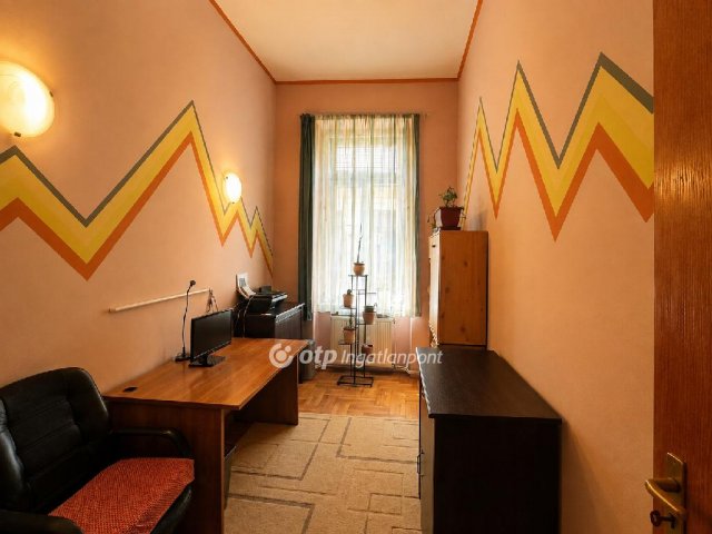 Eladó téglalakás, Budapesten, VI. kerületben 78 M Ft, 2 szobás