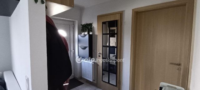 Eladó ikerház, Délegyházán 84 M Ft, 2+2 szobás