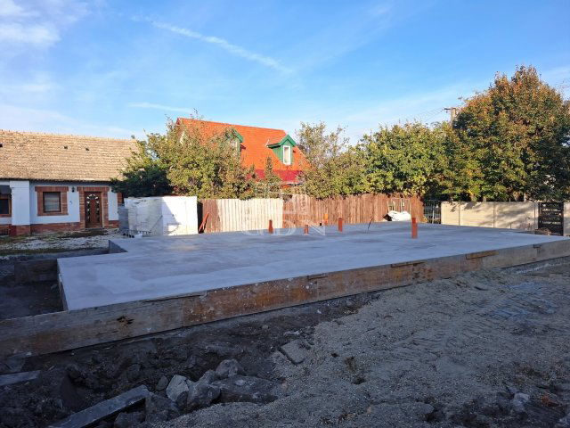 Eladó családi ház, Kiskunlacházán 89.9 M Ft, 4 szobás