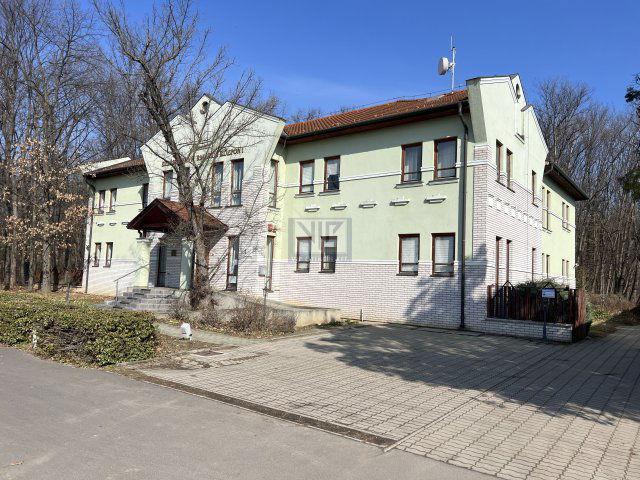 Kiadó iroda, Nyíregyházán 80 E Ft / hó, 4 szobás