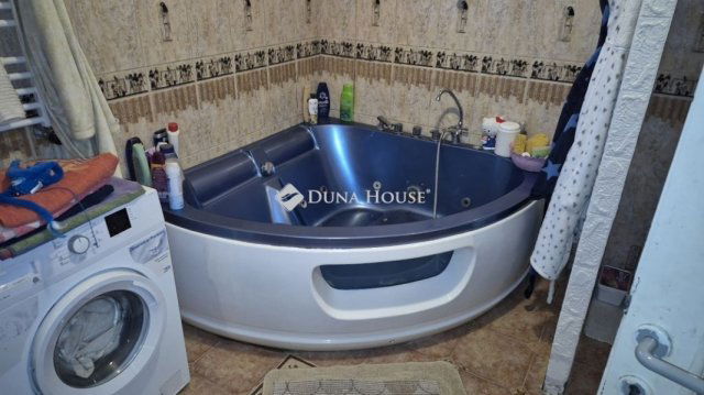 Eladó családi ház, Budapesten, IV. kerületben 98 M Ft, 3 szobás