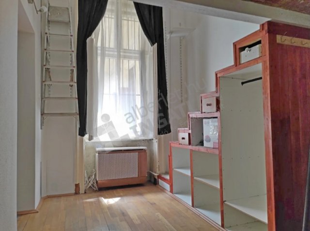 Kiadó téglalakás, albérlet, VI. kerületben, Szondi utcában