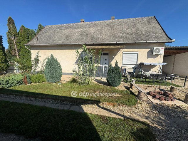 Eladó családi ház, Tiszafüreden 39.9 M Ft, 3+1 szobás