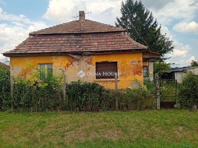 Eladó családi ház, Ácson 15.5 M Ft, 2 szobás