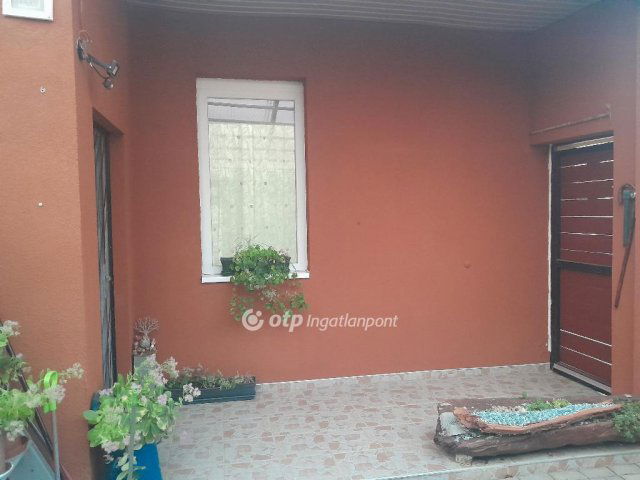 Eladó családi ház, Nyergesújfaluban 56.5 M Ft, 3 szobás